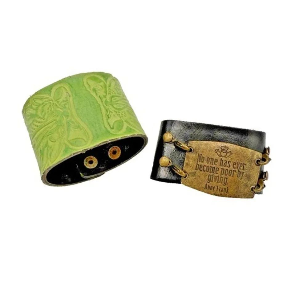 Lot of 2 Cuff Bracelets Costume Jewelry‎